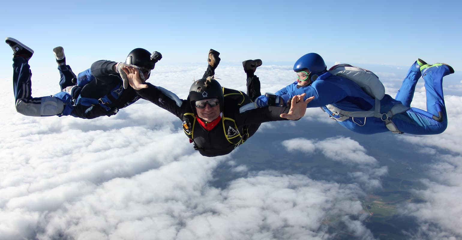 Wie funktioniert die Fallschirmsprung-Ausbildung in Österreich?